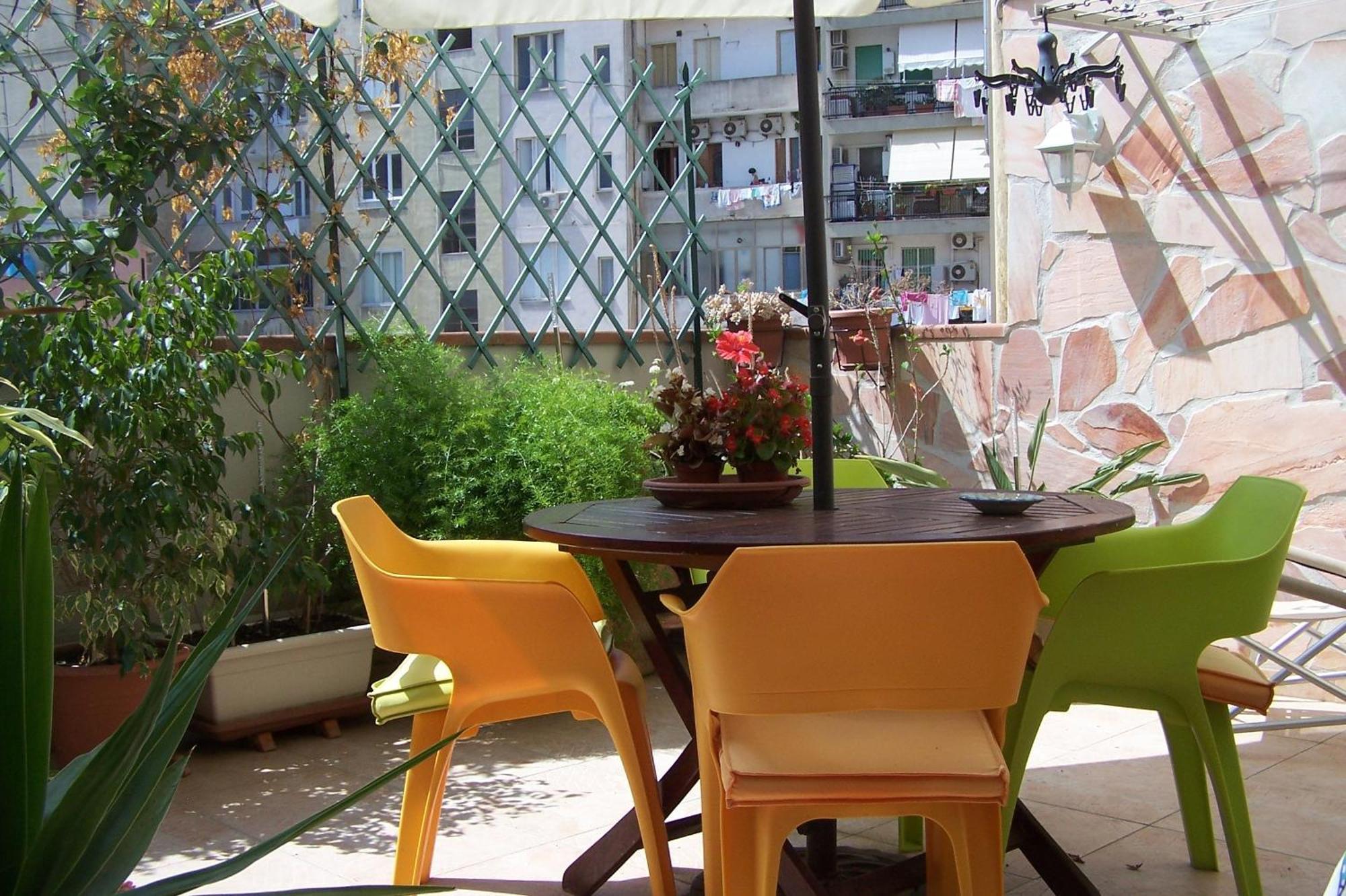 B&B In Centro กาญารี ภายนอก รูปภาพ